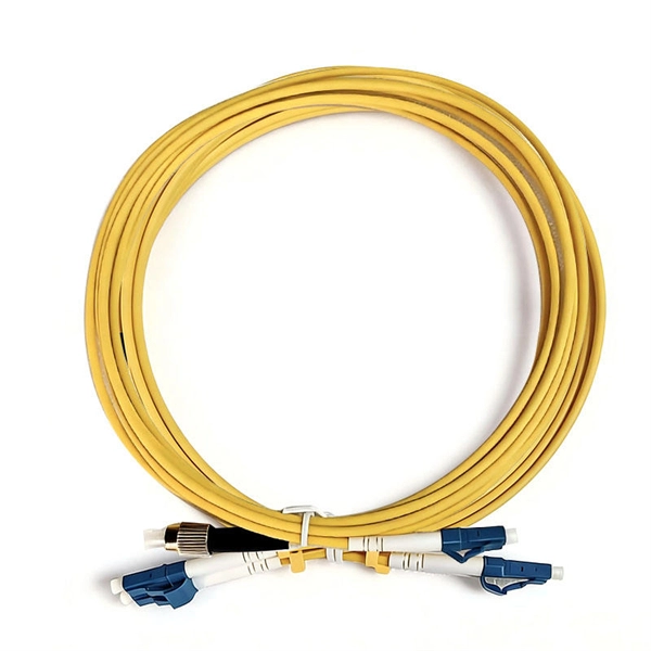 Installation location of fiber optic cable junction box for pole line